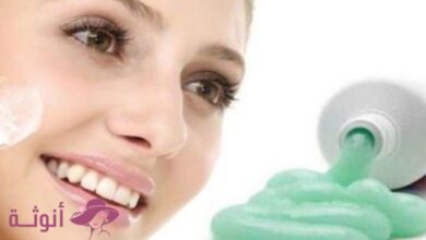 هل معجون الأسنان يبيض البشرة؟